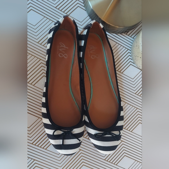 DV8 by Dolce Vita Ballet Flats - Picture 3 of 10